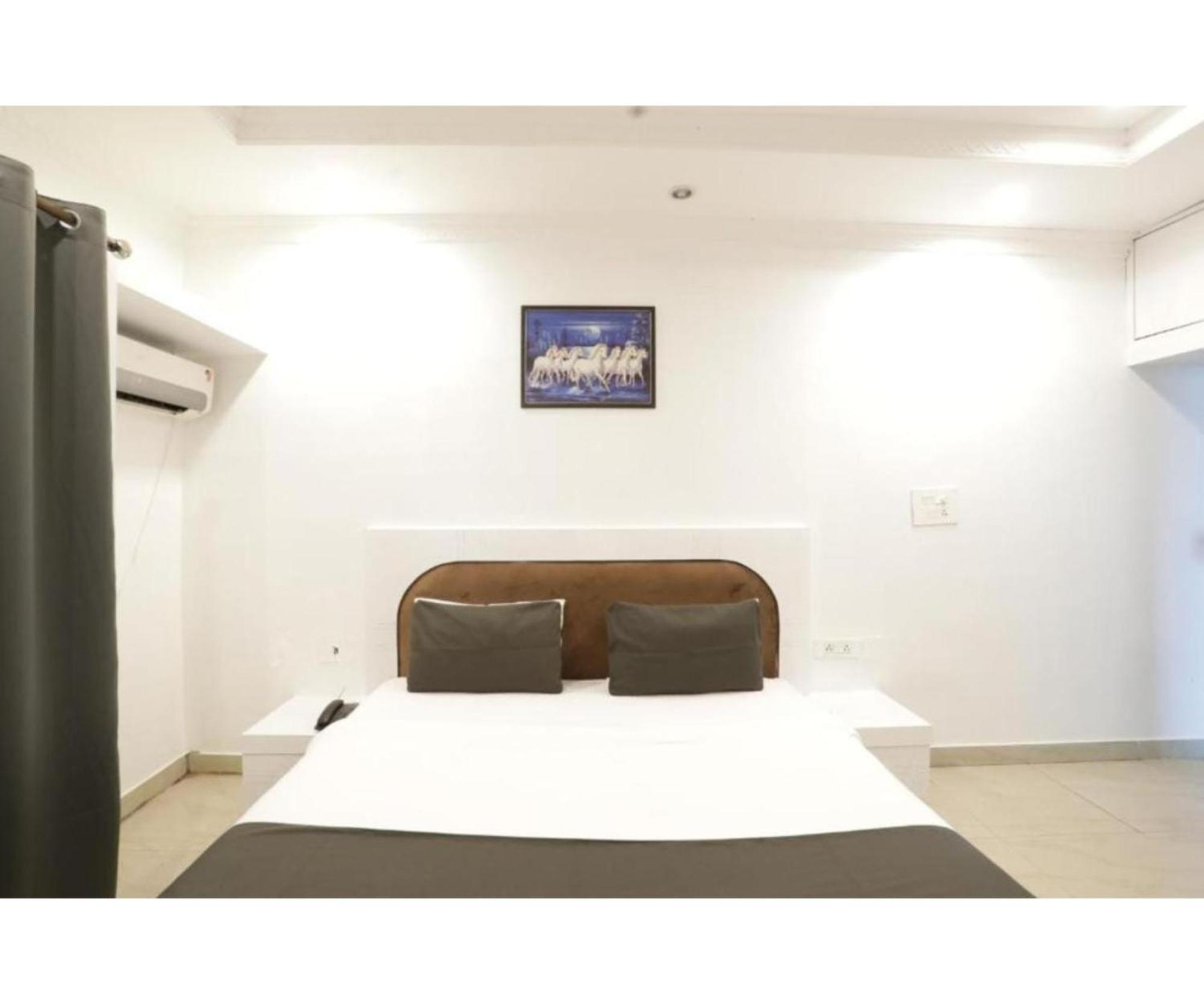 Day S Inn Luxury Stay Near Care Hospital In Budget Friendly Price Best Seller Bhubaneswar Exterior foto