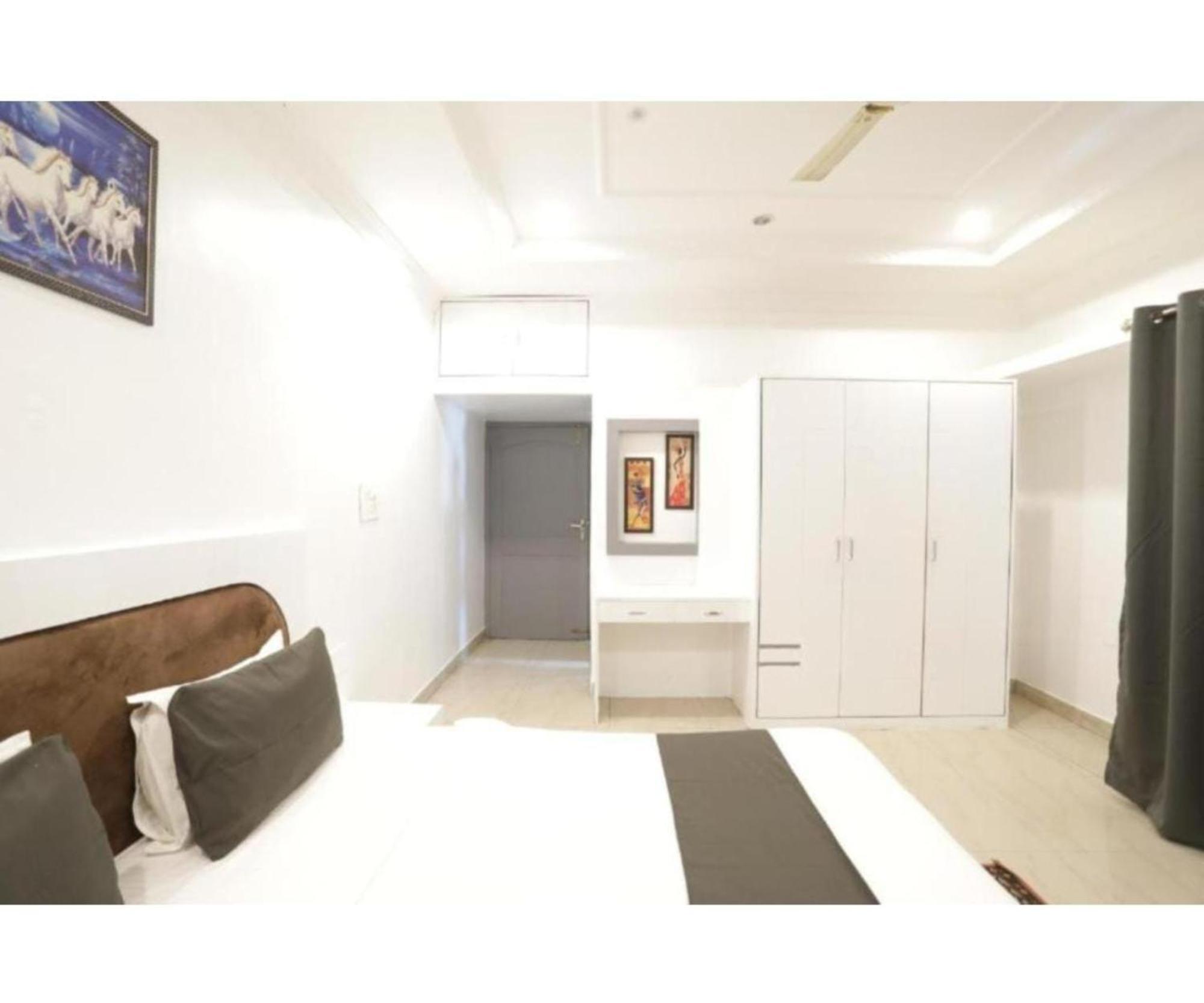 Day S Inn Luxury Stay Near Care Hospital In Budget Friendly Price Best Seller Bhubaneswar Exterior foto